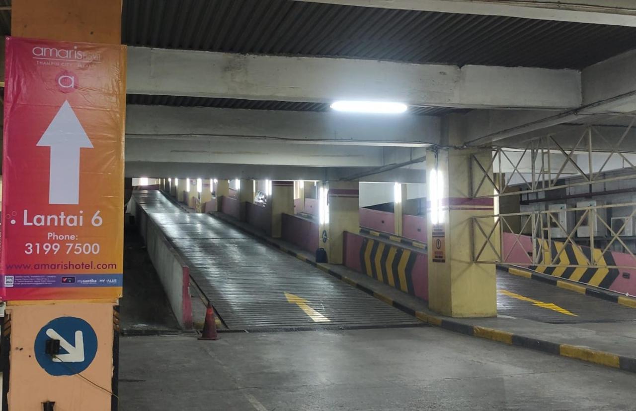 Amaris Hotel Thamrin City Yakarta Exterior foto
