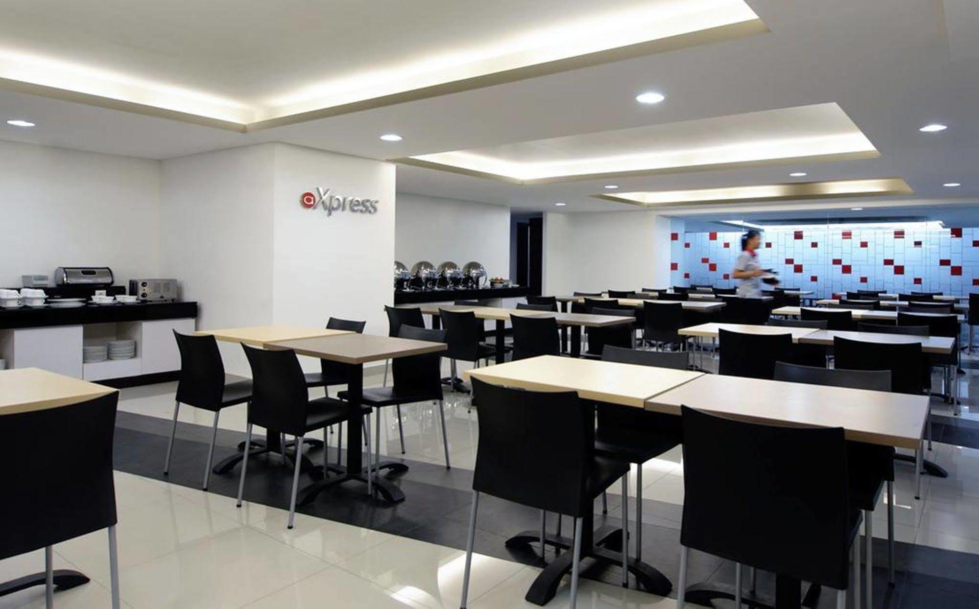 Amaris Hotel Thamrin City Yakarta Exterior foto